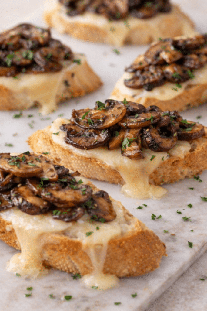 mushroom & brie crostini yum
