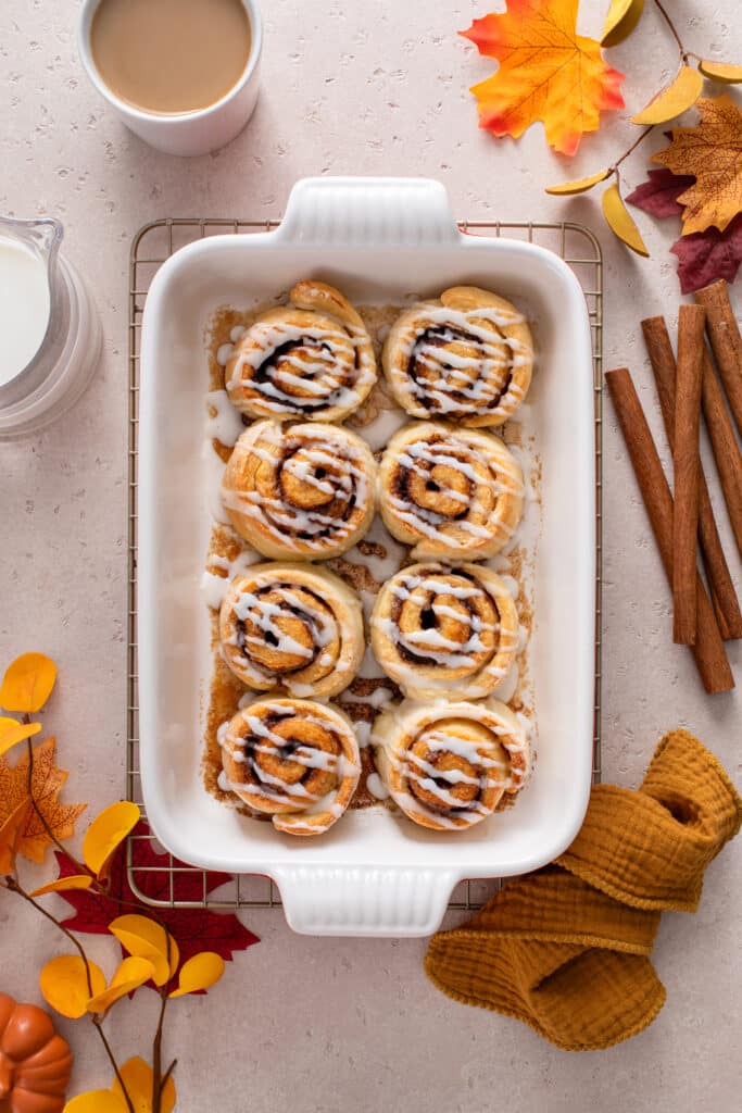 cinnamon rolls glazed