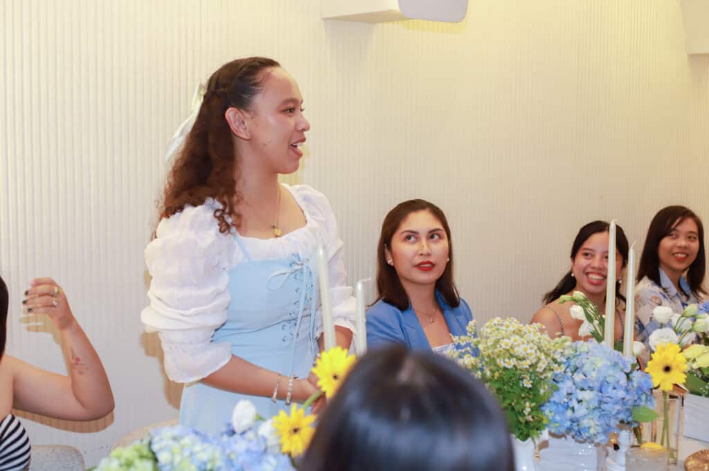 friend introducing herself