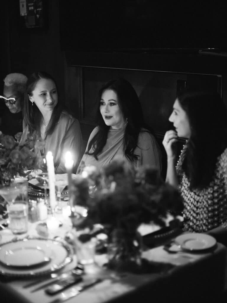 friends-talking-in-hals-steak