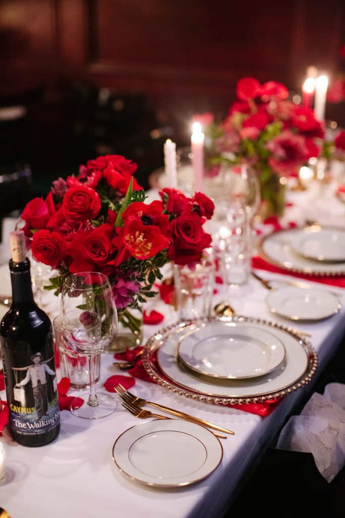 lovely-galentines-tablescape