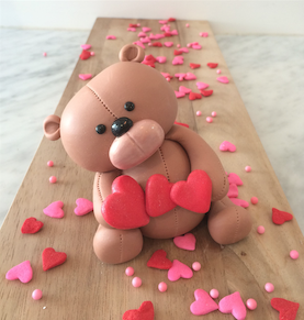 Valentine’s Day Decorating Class at Mae’s Bakery with Atlanta’s Master Cake Decorator to the Celebrities