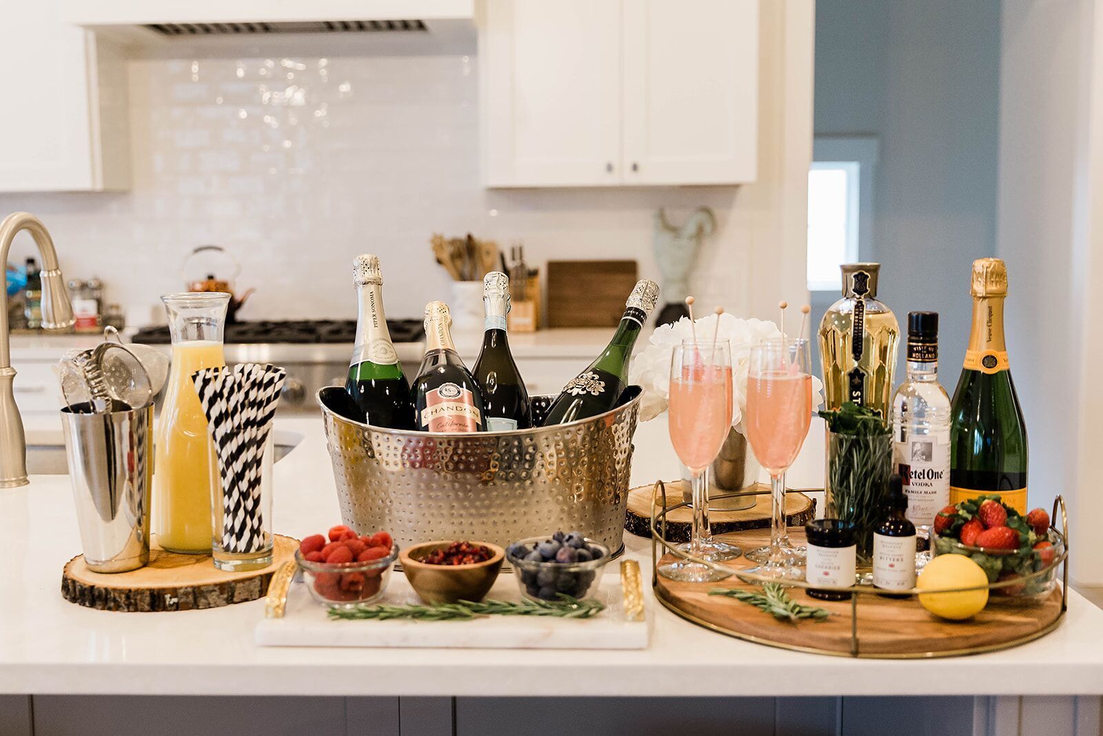 How to Create the Perfect Champagne Bar