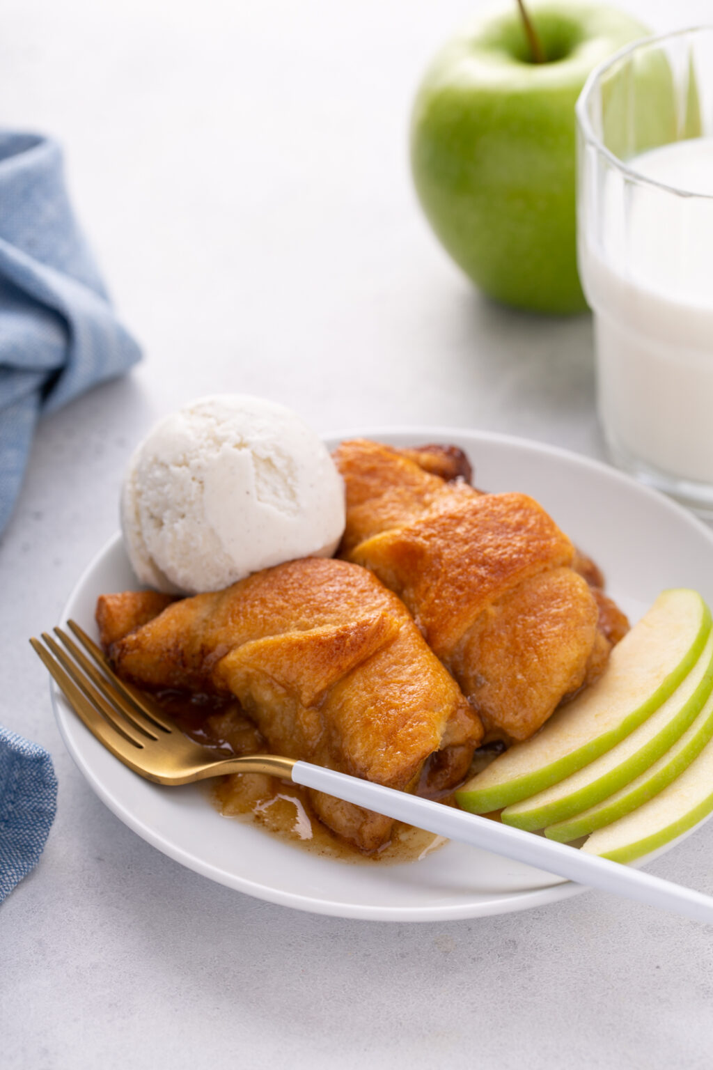 recipe-crescent-roll-apple-dumplings