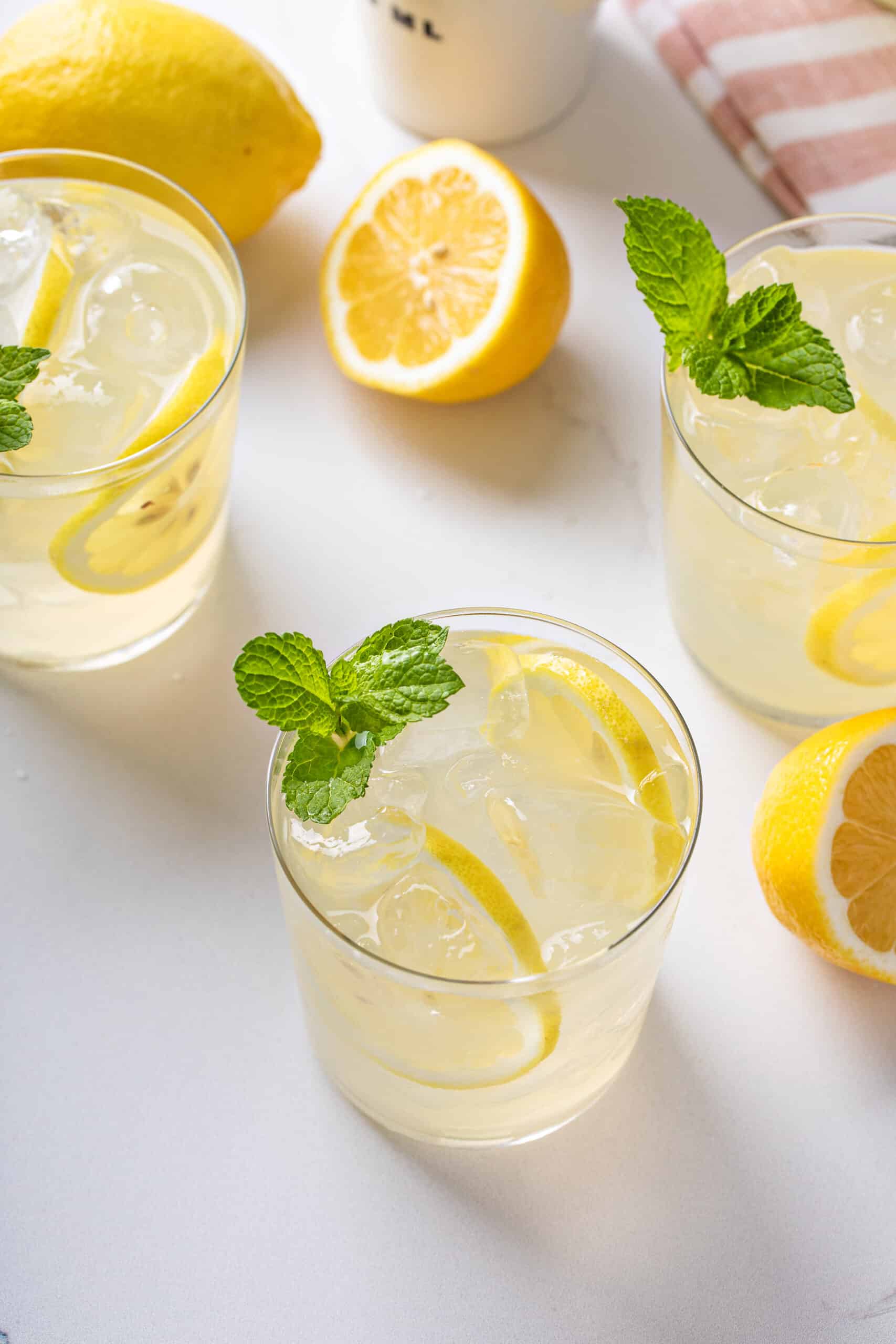 Delicious Lemonade Prosecco Punch