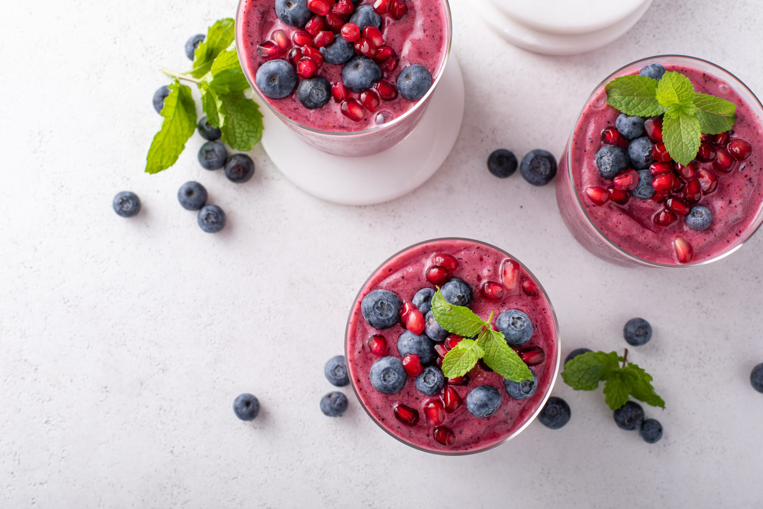 Looking for a delicious sweet treat the whole family will love? You have to try this Pomegranate Berry Smoothie recipe ASAP! CLICK HERE to make it! 