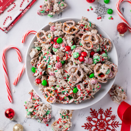 Looking for the perfect Reindeer Chow recipe? CLICK HERE as This Reindeer Chow is a fun and festive recipe that's easy to make with under 5 ingredients!