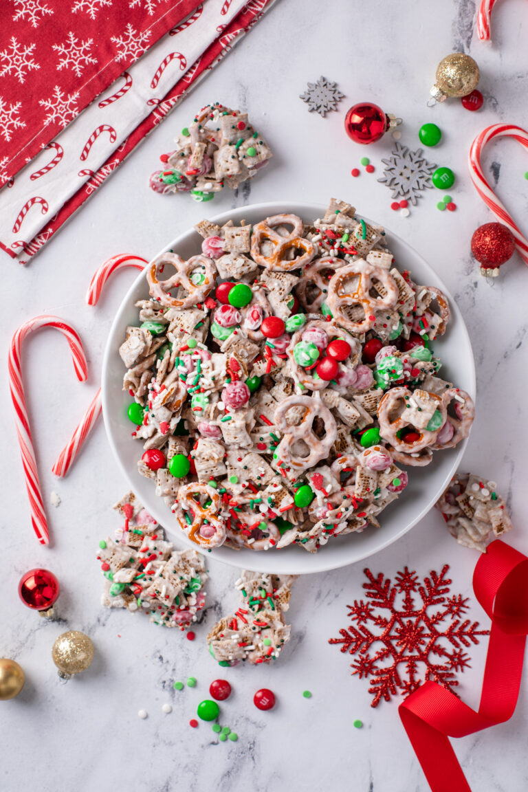 Reindeer Chow: A Festive Treat to Make and Munch