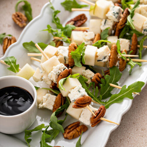 With the most delicious sweet flavor from the pears, the crunch of the pecans and the richness of the bleu cheese these amazing Pear and Bleu Cheese Skewers appetizer skewers will be a solid fan favorite. Click HERE to make them ASAP!