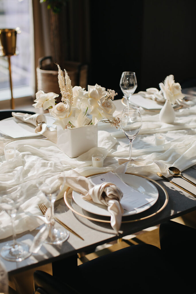 Discover the magic of dining with friends at EWE Supper Club’s VIP dinner. Hosted at Capolinea Atlanta, this intimate evening showcased unforgettable food and the elegance of Signia by Hilton Atlanta.