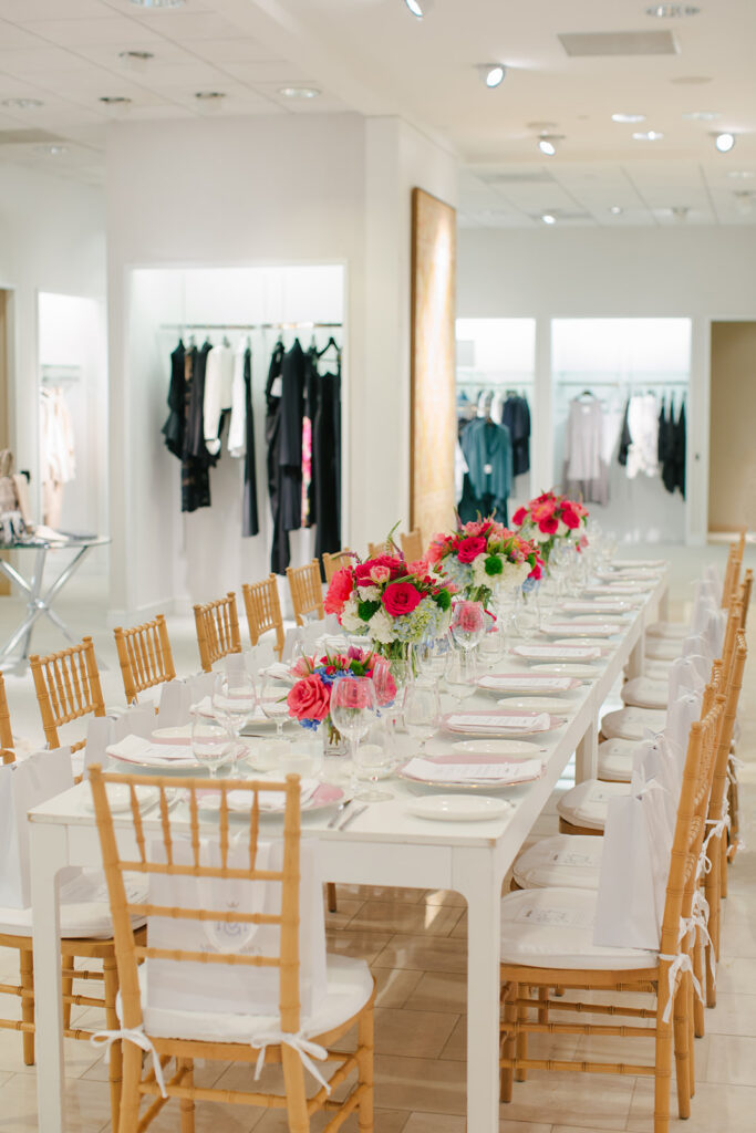 Elevate your event experience with Eating With Erica Supper Club’s Spring Fashion Luncheon at Neiman Marcus Café Atlanta. Fashion, food, and seasonal tablescapes created an unforgettable afternoon