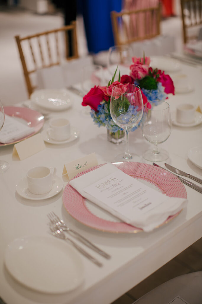 Elevate your event experience with Eating With Erica Supper Club’s Spring Fashion Luncheon at Neiman Marcus Café Atlanta. Fashion, food, and seasonal tablescapes created an unforgettable afternoon