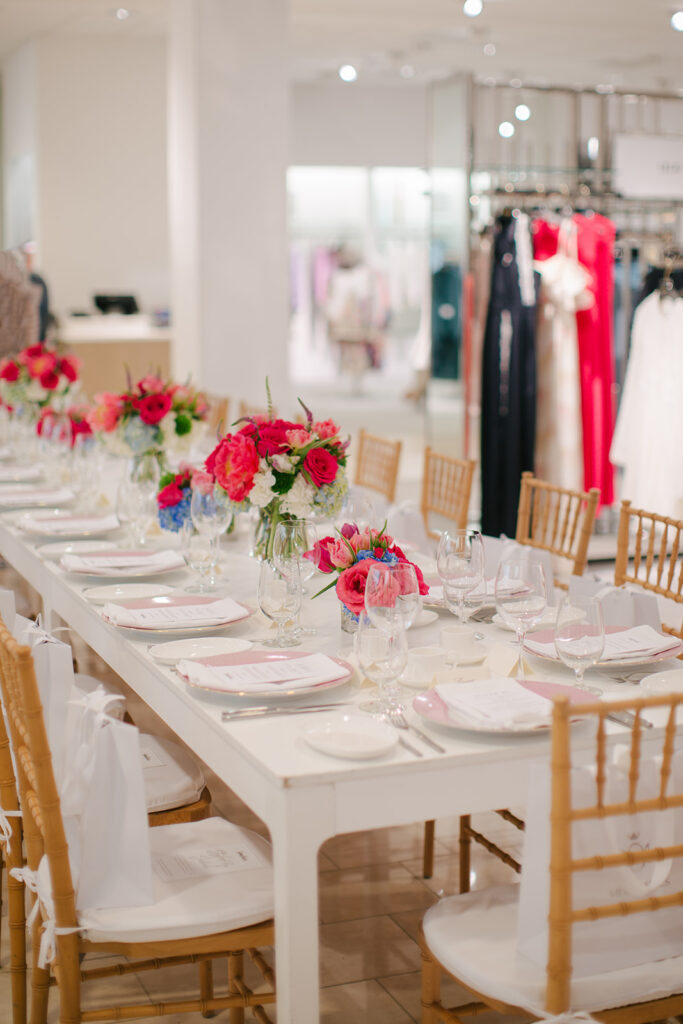 Elevate your event experience with Eating With Erica Supper Club’s Spring Fashion Luncheon at Neiman Marcus Café Atlanta. Fashion, food, and seasonal tablescapes created an unforgettable afternoon