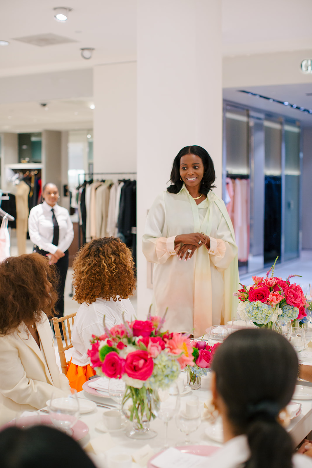 Elevate your event experience with Eating With Erica Supper Club’s Spring Fashion Luncheon at Neiman Marcus Café Atlanta. Fashion, food, and seasonal tablescapes created an unforgettable afternoon