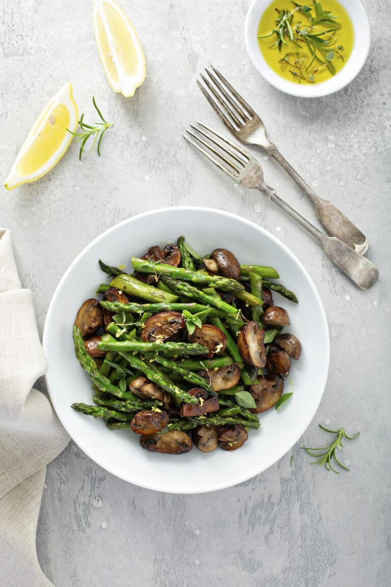 Sauteed mushrooms and asparagus