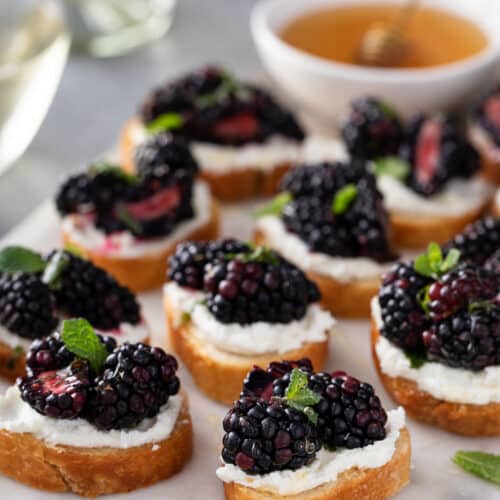 yummy black berry crostini