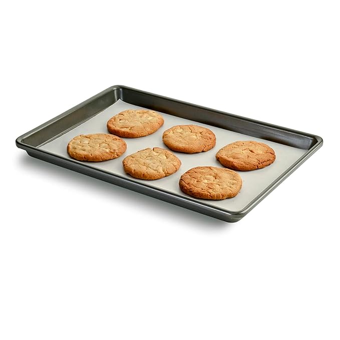 Parchment paper for lining the baking pan