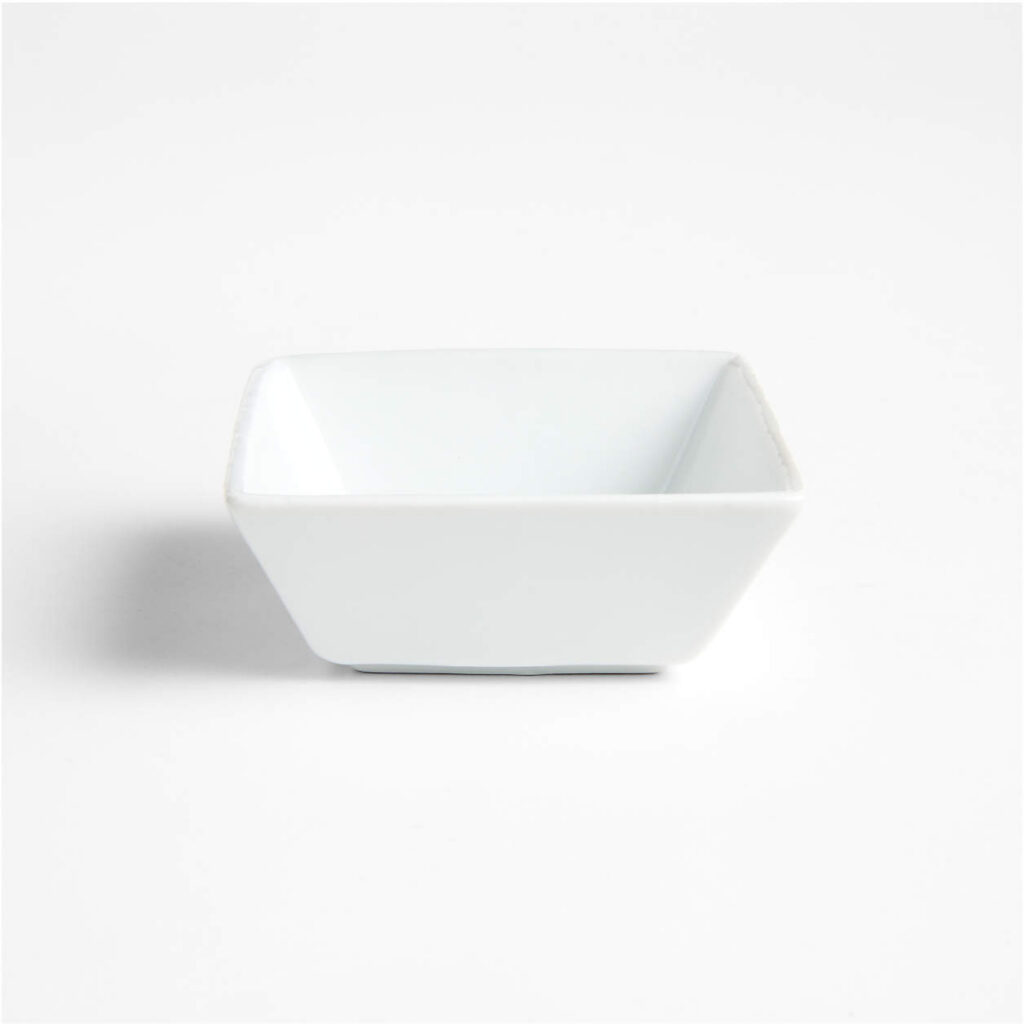 Deep square sauce dish for toppings on the Greek yogurt bowl